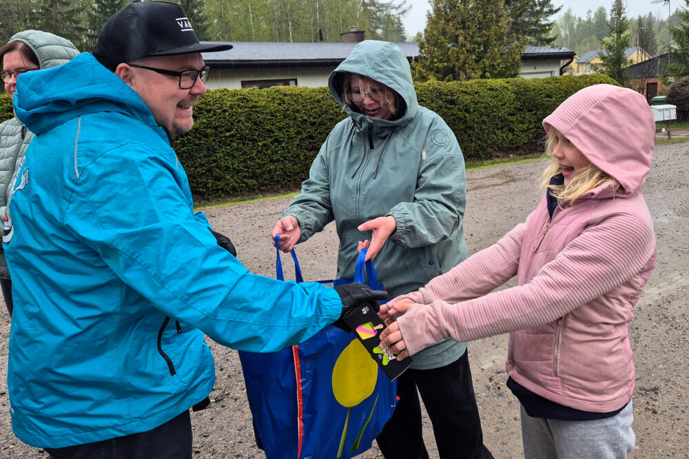 jaateloauto_riku_soili_leena_poksylainen_iina_poksylainen_netti