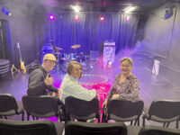 Hulluviiman huoneteatteri Esko Huttunen Tuulikki Huttunen Suvi Happonen_käsitelty