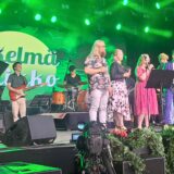 Iskelmäviikon avajaiset 2026 Kilimu esiintyy (kuvaaja Kirsi Haapea)