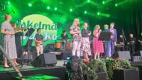 Iskelmäviikon avajaiset 2026 Kilimu esiintyy (kuvaaja Kirsi Haapea)