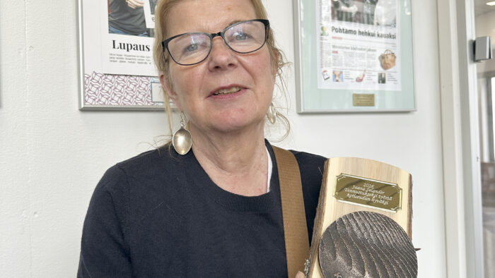 Jaana Selander ja Kiuruvesi-mitali_käsitelty
