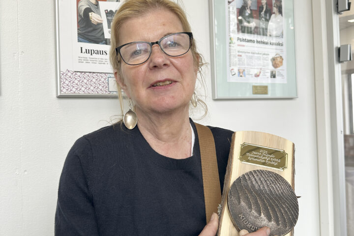 Jaana Selander ja Kiuruvesi-mitali_käsitelty