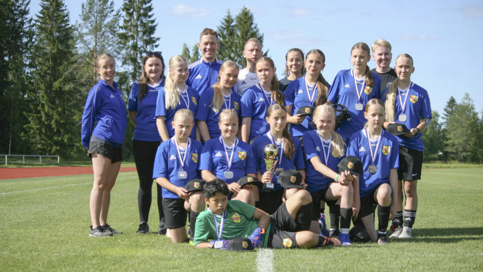 T13joukkue2_käsitelty (kuvaaja Marianna Grof)