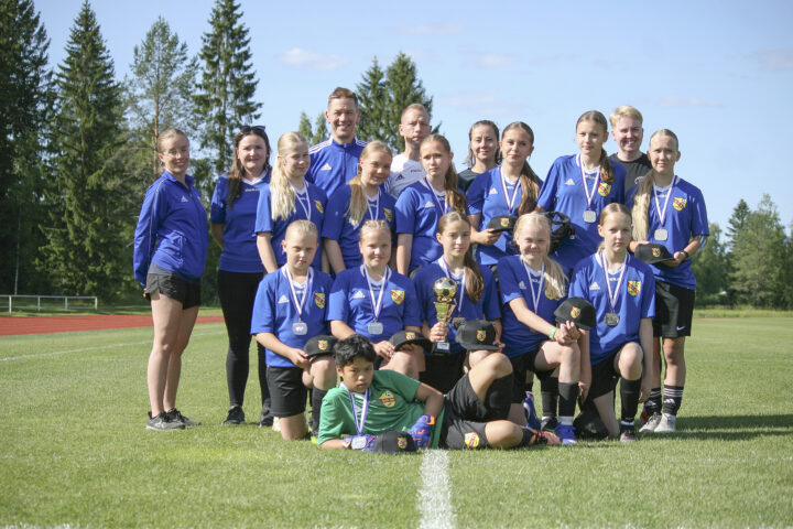 T13joukkue2_käsitelty (kuvaaja Marianna Grof)