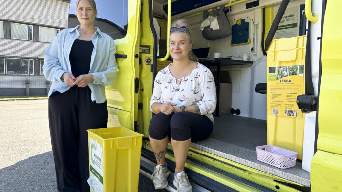 Tessa-auto hyvinvointialue terveys sairaanhoitajat Sanni Karhapää ja Nea Lindi_käsitelty