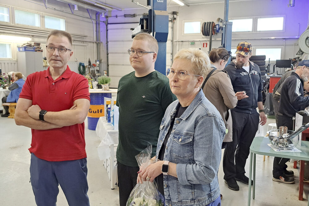 JP-Autohuolto 20 vuotta Juhani Niko ja Jaana Partanen (kuvaaja Kirsi Haapea)_käsitelty