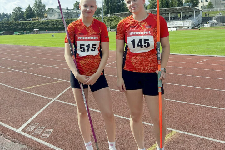 Silja Auvinen ja Enni Pennanen yleisurheilu Kiuruveden Urheilijat nuorten SM-kisat 2026_printtiin