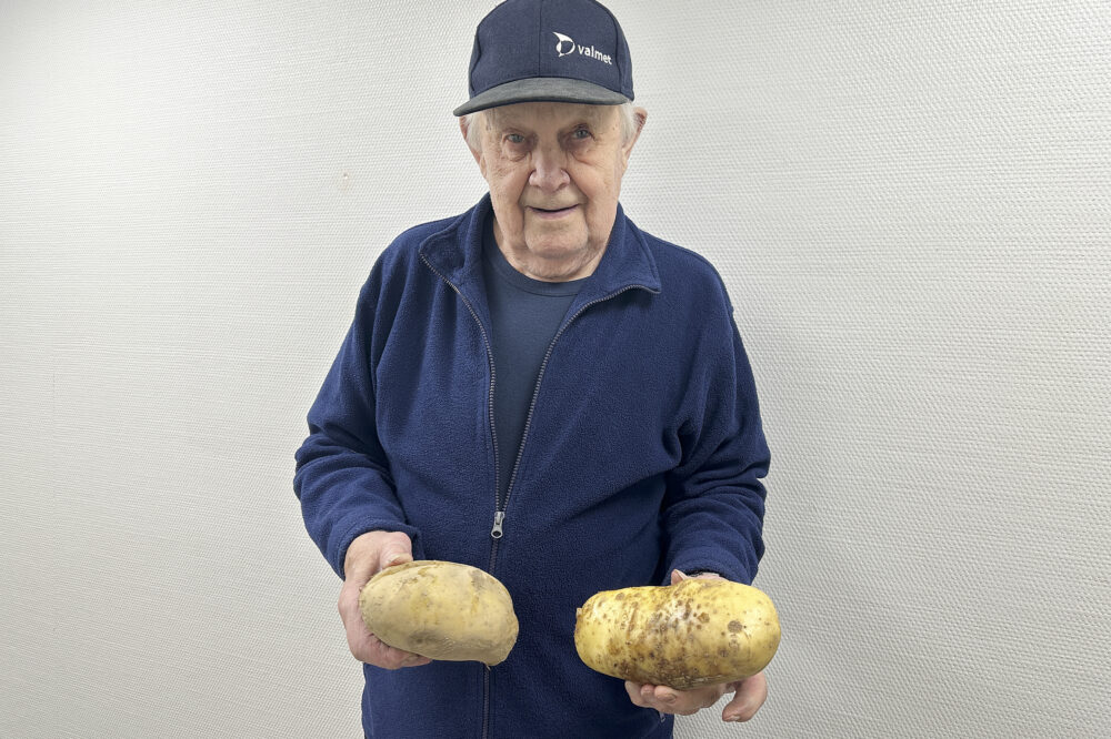 Keijo Tossavainen ja isot perunat vaakakuva_käsitelty