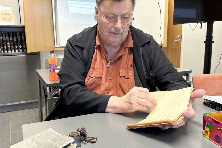 Rauno Jääskeläinen Sissipataljoona 2 -kirjan aineistonkeruu kerääminen keräys kirjastossa sotahistoria_nettiin