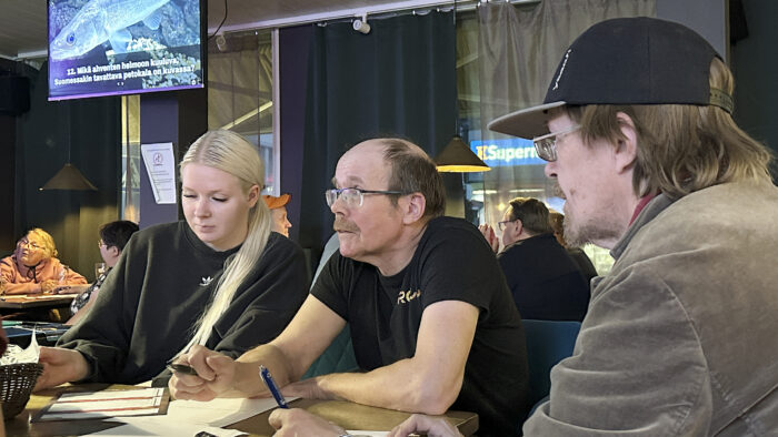 Baaripähkinä Jenni Kämäräinen Jari Tikkanen ja Kari Tikkanen 2_käsitelty