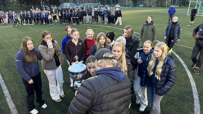 KiuPan jalkapallokauden 2026 päättäjäiset Vuoden joukkue T13 13-vuotiaat tytöt_käsitelty